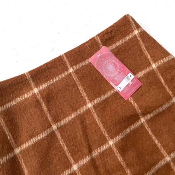 Fashion on Earth Camel Tan Plaid Soft Flannel Mini Skirt w/ Side Slit Small - Picture 3 of 4